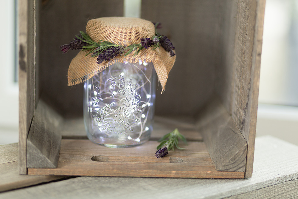 Ball Mason Jar mit batteriebetriebenen Lämpchen